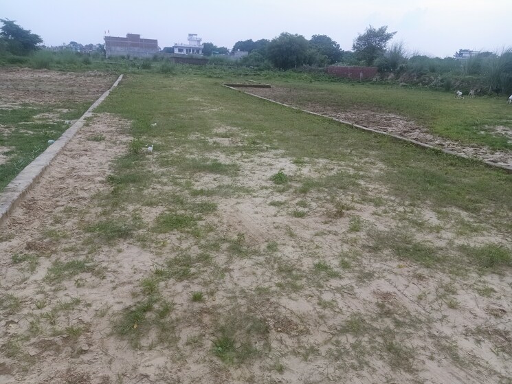 Garden, allahabad airport  80 Sq.Yd. Plot In Allahabad Airport Allahabad 9080024