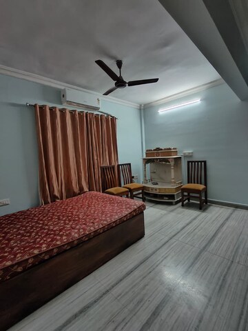 Bedroom in 6 BHK Apartment at Swaraj Accolade Chs, Louis Wadi – for Rent