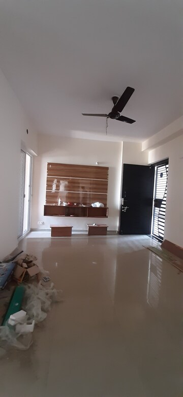 Furnished Amenities in 3 BHK Builder Floor at Land Craft Golf Links Villa, Pandav Nagar – for Sale