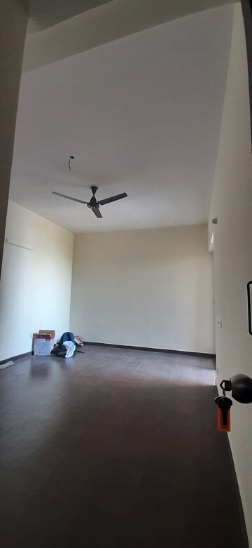 Furnished Amenities in 3 BHK Builder Floor at Land Craft Golf Links Villa, Pandav Nagar – for Sale