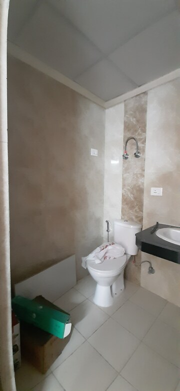 Room in 3 BHK Builder Floor at Land Craft Golf Links Villa, Pandav Nagar – for Sale