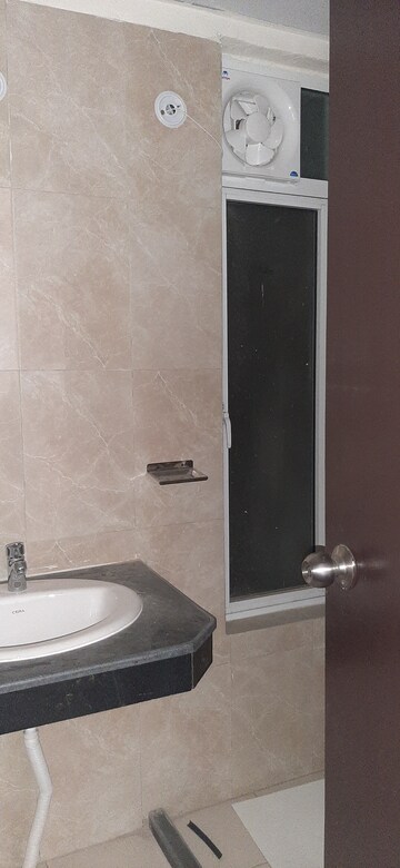 Furnished Amenities in 3 BHK Builder Floor at Land Craft Golf Links Villa, Pandav Nagar – for Sale
