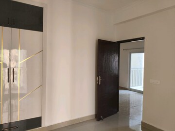 Room in 3 BHK Apartment at Amrapali Terrace Homes, Tech Zone 4 Greater Noida – for Rent