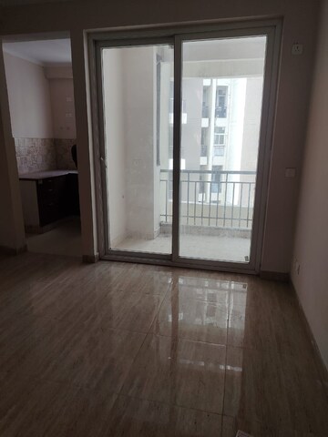Room in 3 BHK Apartment at Amrapali Terrace Homes, Tech Zone 4 Greater Noida – for Rent
