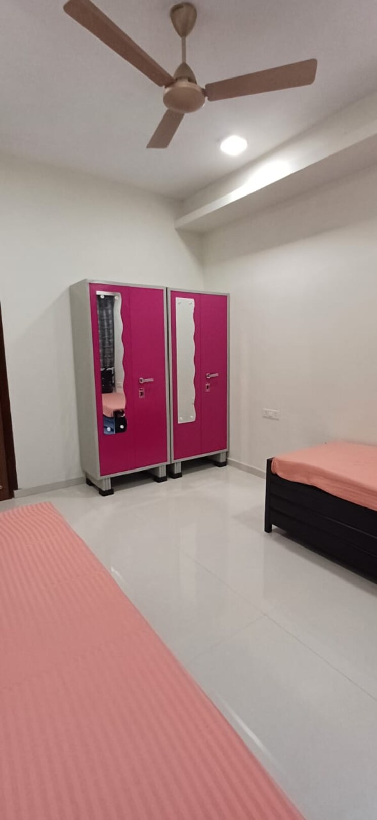 Room, andheri east Pg For Girls In Andheri East 9080125