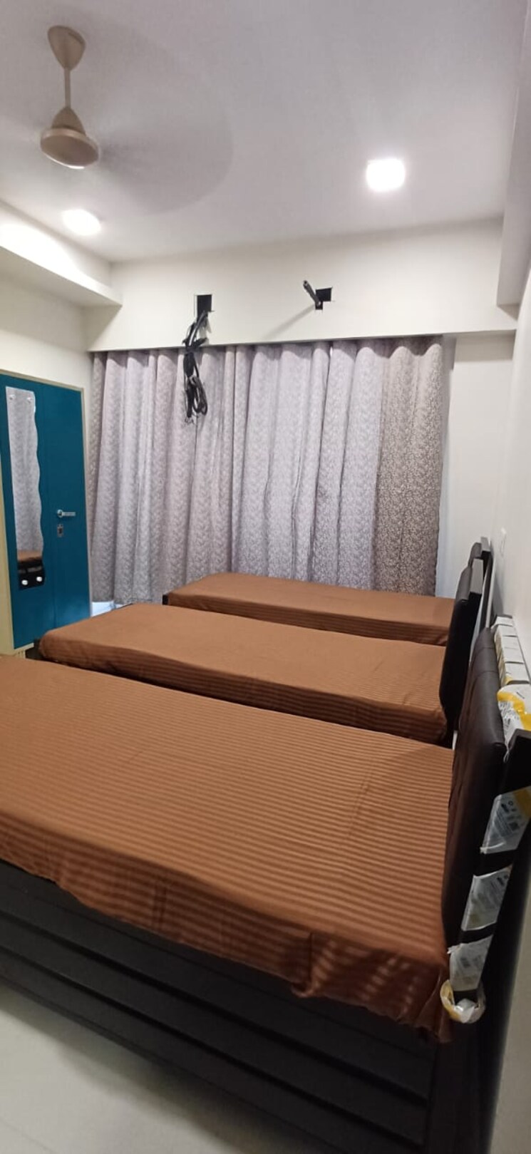 Bedroom, andheri east Pg For Girls In Andheri East 9080125