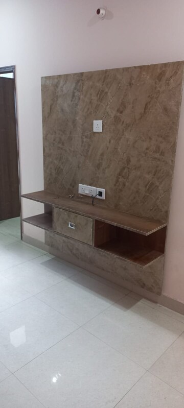 2 BHK Builder Floor For Rent in Sector 112