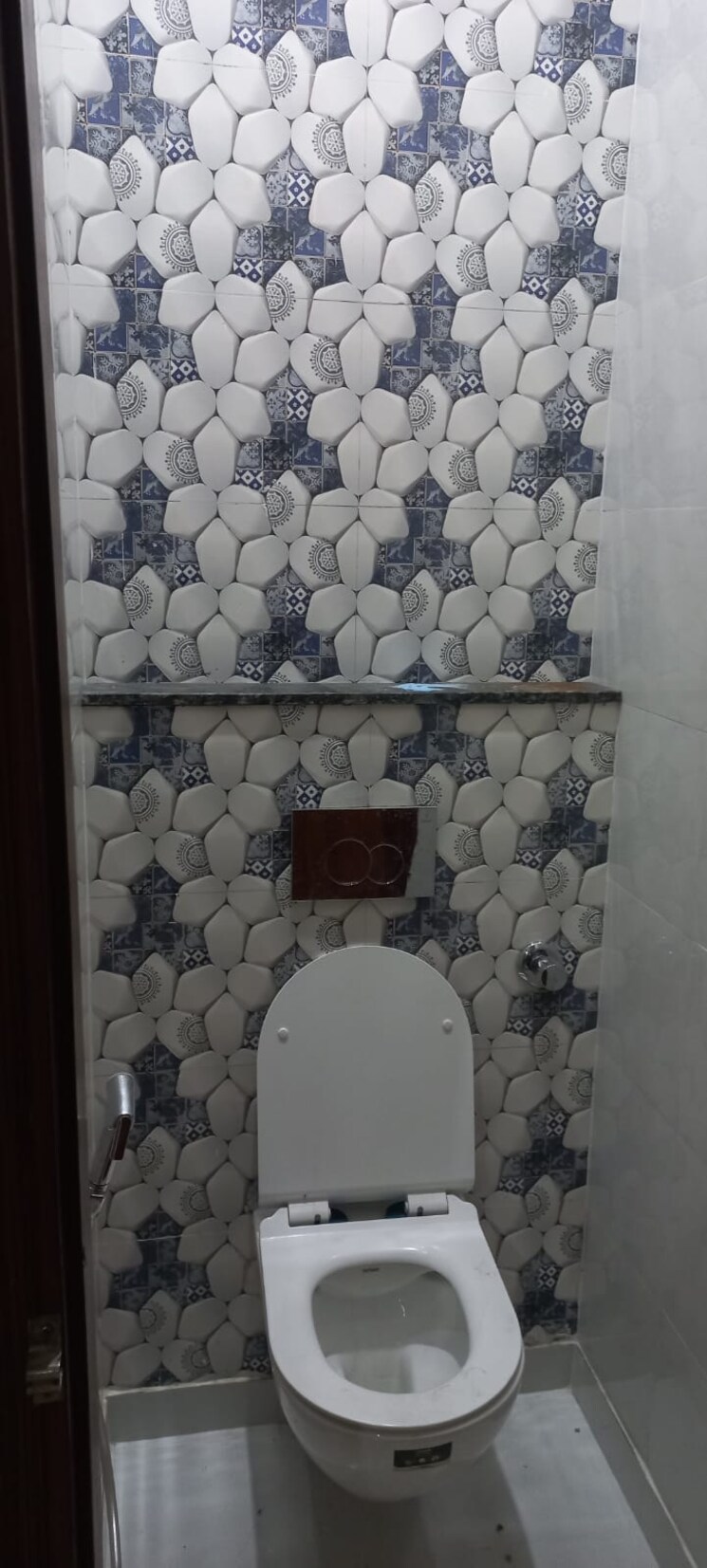 Bathroom, sector 112 2 Bedroom 1000 Sq.Ft. Builder Floor In Sector 112 Noida 9080127