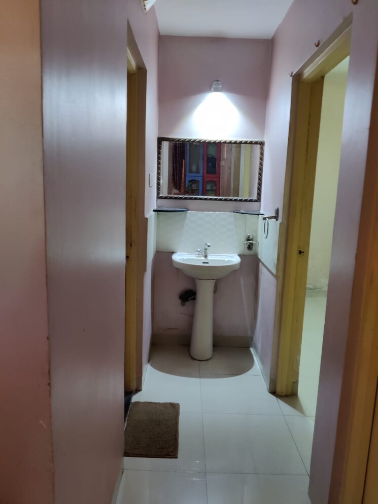 Bathroom, goel-ganga-orchard 2 Bedroom 1049 Sq.Ft. Apartment In Mundhwa Pune 9080176