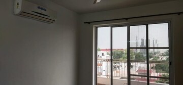 Room in 3 BHK Apartment at Bestech Park View Spa, Sector 47 – for Rent