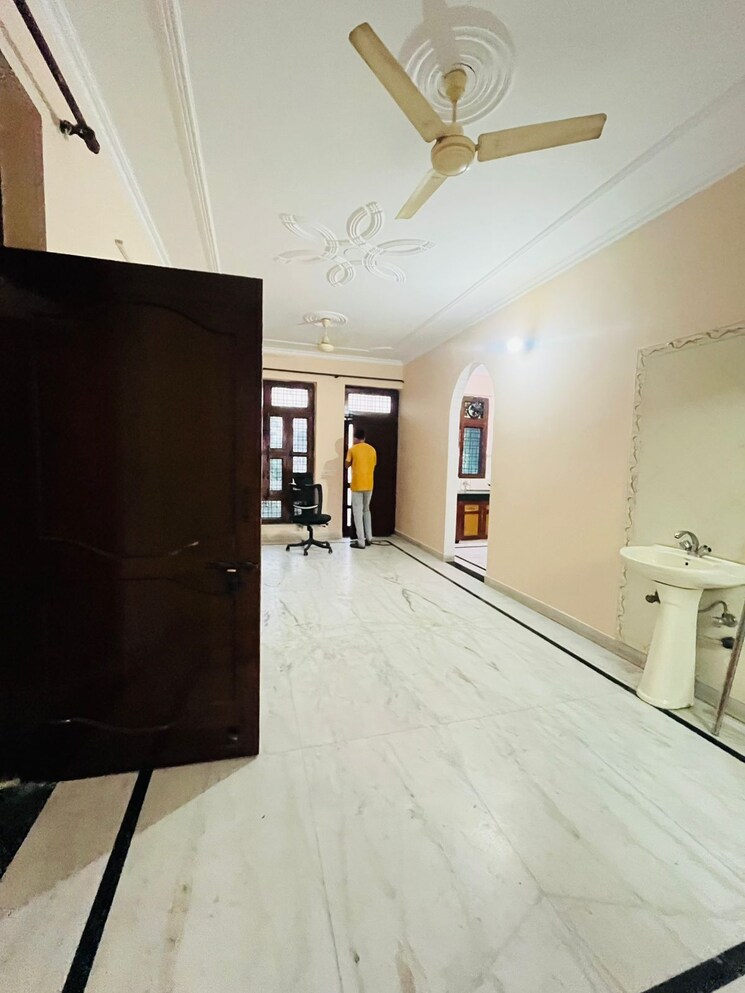 Room, unitech-cyber-park 2 Bedroom 1470 Sq.Ft. Builder Floor In Sector 39 Gurgaon 9080190