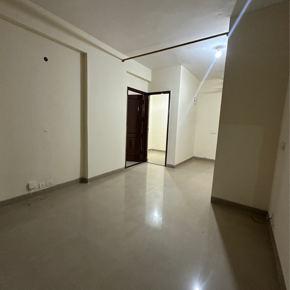 1.5 BHK + Pooja Room,Servant Room,Study Room,Extra Room 725 Sq.Ft. Apartment in Unitech Uniworld Gardens 2