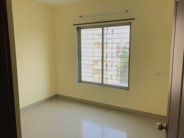 Room in 2 BHK Apartment at Kumar Sophronia, Kalyani Nagar – for Rent