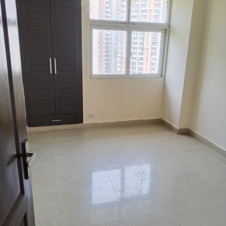 Room, amrapali-zodiac 2.5 Bedroom 1075 Sq.Ft. Apartment In Sector 120 Noida 9080240