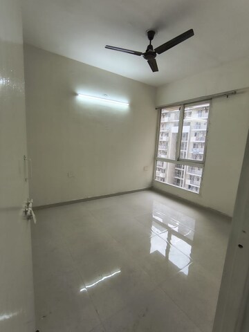 Room in 1 BHK Apartment at Signature Global City, Sector 37d – for Rent