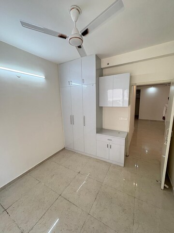 Room in 1 BHK Apartment at Signature Global City, Sector 37d – for Rent
