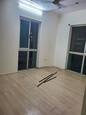 Room in 2 BHK Apartment at Sheth Vasant Lawns, Laxmi Nagar – for Sale