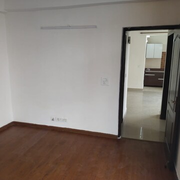 Room in 2 BHK Apartment at Amrapali Zodiac, Sector 120 – for Rent