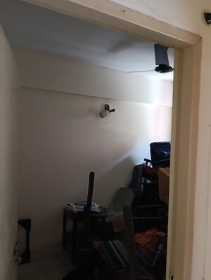 Furnished Amenities in 2 BHK Apartment at DLF The Royalton Tower, Dlf Phase V – for Sale