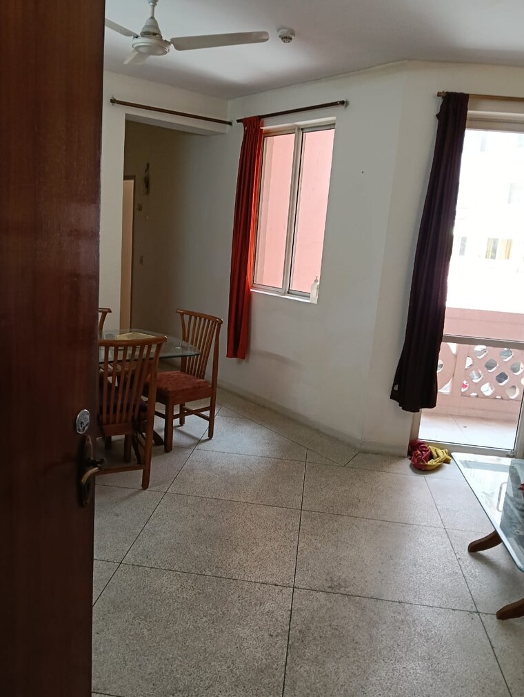 Living Room, dlf-the-royalton-tower 2 Bedroom 1153 Sq.Ft. Apartment In Dlf Phase V Gurgaon 9080272