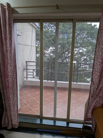 Room in 2 BHK Apartment at Clover Gardens, Koregaon Park – for Rent
