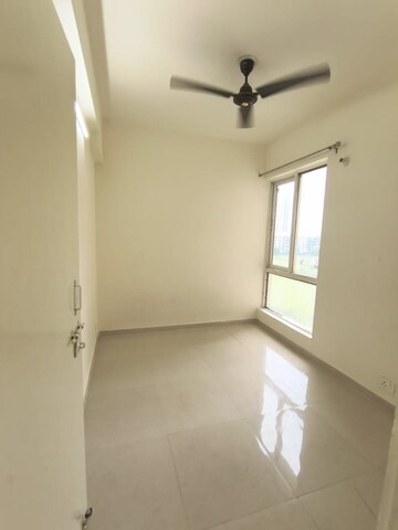 Room in 1 BHK Apartment at Signature Global City, Sector 37d – for Rent