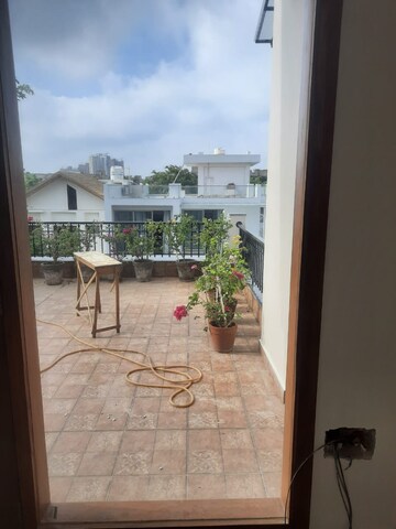 1 RK Builder Floor For Rent in Phi Ii Greater Noida