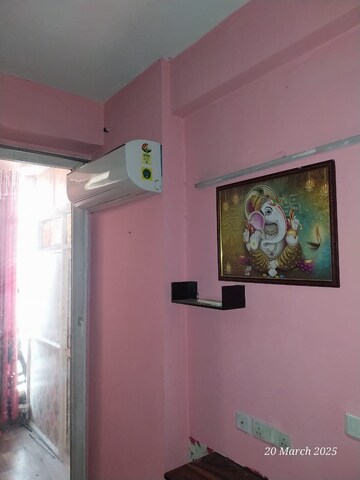 Room in 2 BHK Independent House at Alpha 1 Greater Noida – for Rent