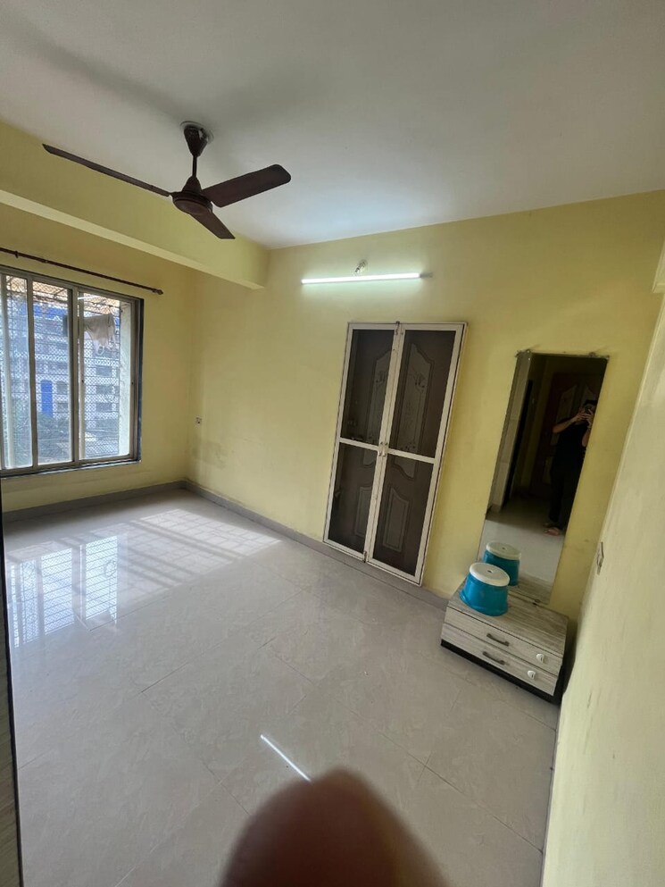 Room, kalyan west 2 Bedroom 1000 Sq.Ft. Apartment In Kalyan West Thane 9080299