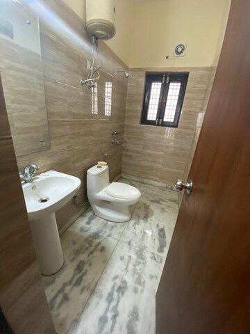 Bathroom in 3 BHK Independent House at Uday Arden 45, Sector 45 – for Rent
