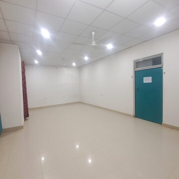 Room in 2 BHK Apartment at Rishita Manhattan, Gomti Nagar – for Rent