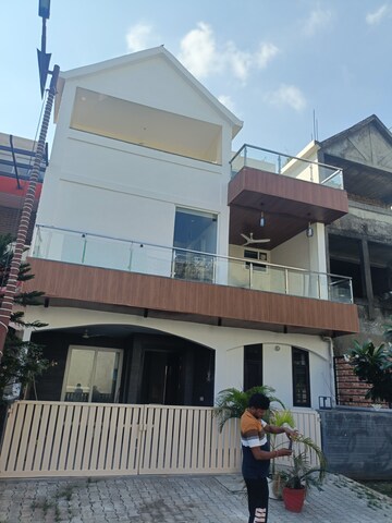 4 BHK Villa – Exterior View View at Landcraft Golflink Villas, Pandav Nagar - for Sale
