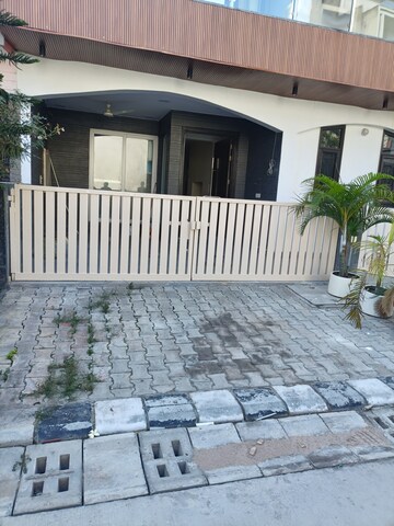 4 BHK Villa – Exterior View View at Landcraft Golflink Villas, Pandav Nagar - for Sale