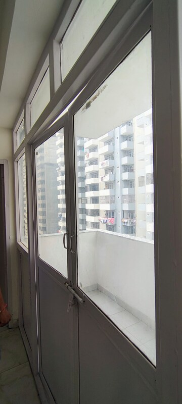 Building Lobby in 3 BHK Apartment at Sarvome Shree Homes, Sector 45 – for Rent