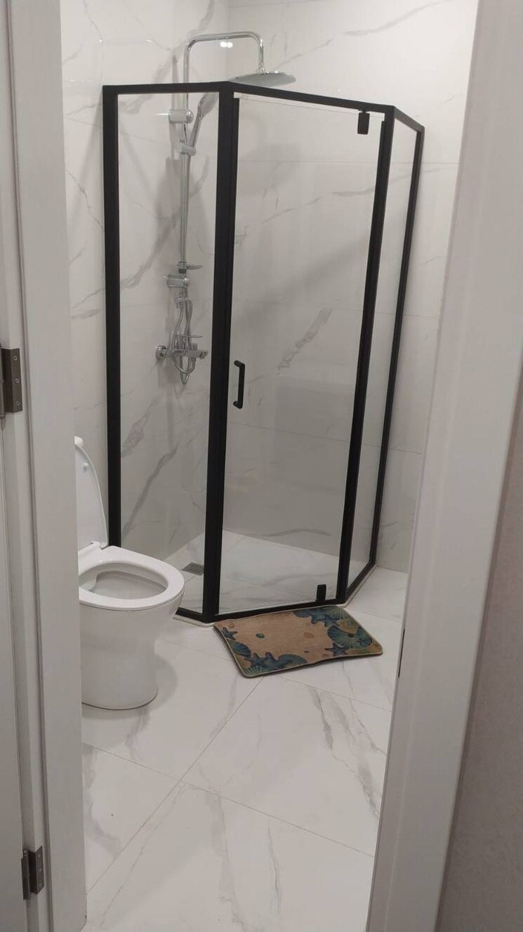 Bathroom, shanti niketan 4 Bedroom 400 Sq.Yd. Builder Floor In Shanti Niketan Delhi 9080501