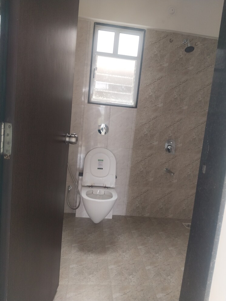 Bathroom, mantra-29-gold-coast 2 Bedroom 850 Sq.Ft. Apartment In Tingre Nagar Pune 9080532