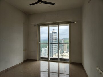 Room in 2 BHK Apartment at JP Decks, Goregaon East – for Rent