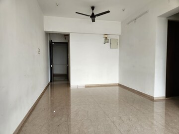 Room in 2 BHK Apartment at JP Decks, Goregaon East – for Rent