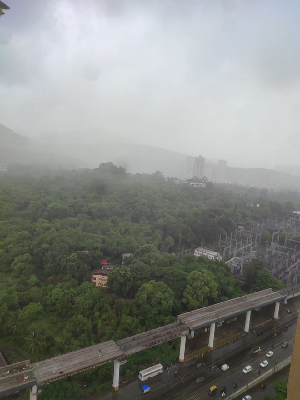 2 BHK Apartment For Sale in One Hiranandani Park