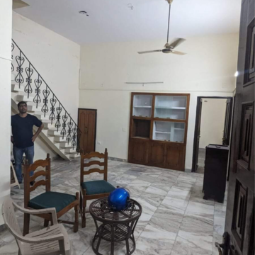 Team Area in 2 BHK Independent House at Gomti Nagar – for Rent