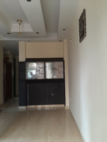 Room in 3 BHK Builder Floor at Land Craft Golf Links Apartment Phase 2, Pandav Nagar – for Rent