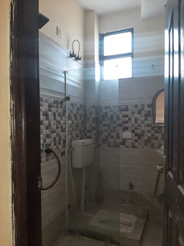 Kitchen in 3 BHK Builder Floor at Land Craft Golf Links Apartment Phase 2, Pandav Nagar – for Rent