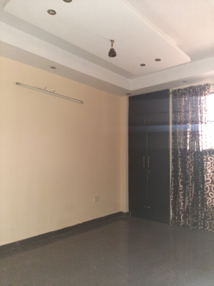 Kitchen, land-craft-golf-links-apartment-phase-2 3 Bedroom 120 Sq.Ft. Builder Floor In Pandav Nagar Ghaziabad 9080659