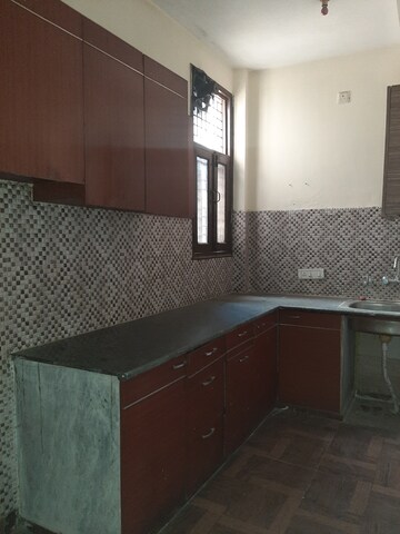 Bathroom in 3 BHK Builder Floor at Land Craft Golf Links Apartment Phase 2, Pandav Nagar – for Rent