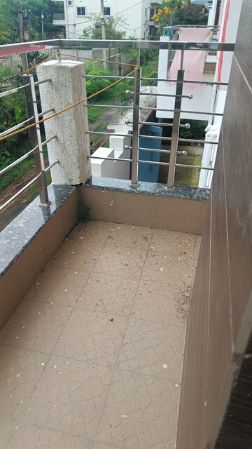 Balcony in  Shop at Morabadi – for Rent