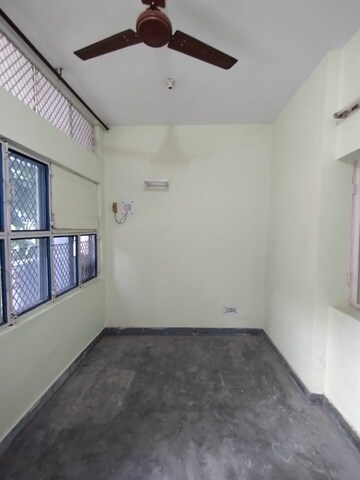 Room in 4 BHK Independent House at Janakpuri – for Rent
