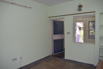 Room in 4 BHK Independent House at Janakpuri – for Rent