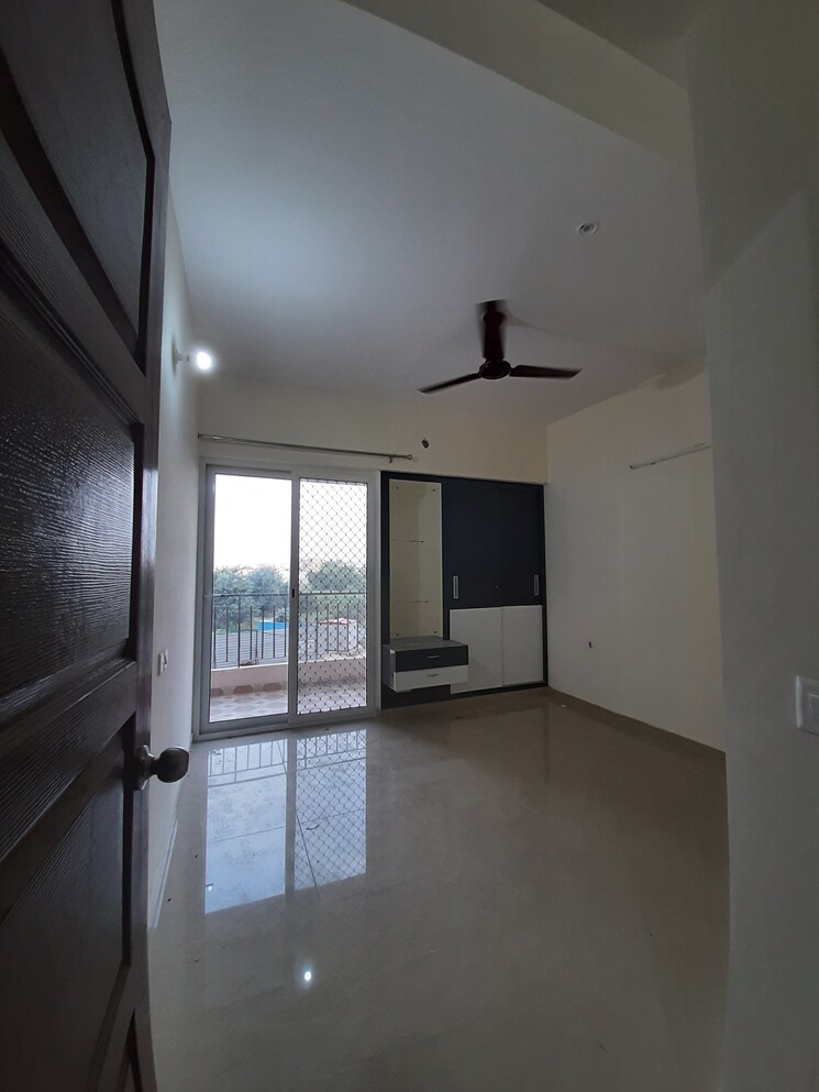 Kitchen, landcraft-golflinks-plaza 2 Bedroom 1600 Sq.Ft. Apartment In Pandav Nagar Ghaziabad 9080687