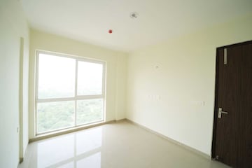 Room in 3 BHK Apartment at Presithum Phase II, Sector 25 Yamuna Expressway – for Sale