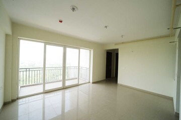 Room in 3 BHK Apartment at Presithum Phase II, Sector 25 Yamuna Expressway – for Sale